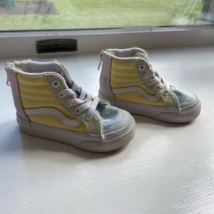 Gently used toddler Vans high top sneakers. Size 5.